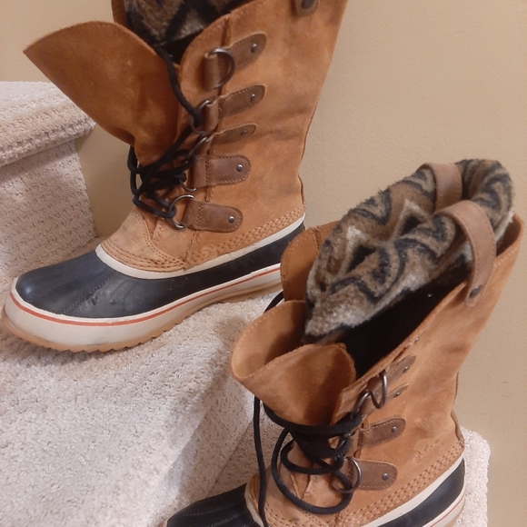 Hand crafted SOREL Waterproof  winter Boots - Picture 7 of 10